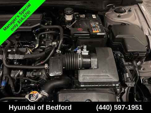 Used 2024 Hyundai Elantra SEL FWD image 25