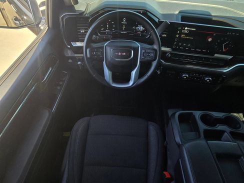 Used 2023 GMC Sierra 1500 Elevation w/ X31 Off-Road Package AWD/4WD image 9