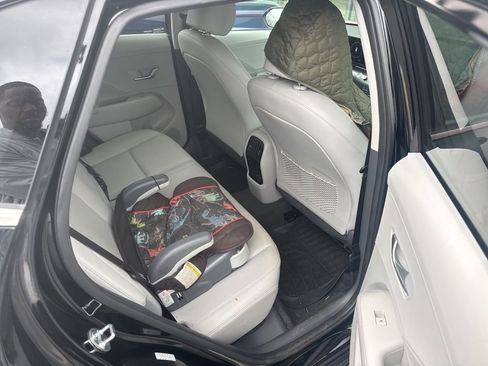 Used 2024 Hyundai Kona Limited image 5