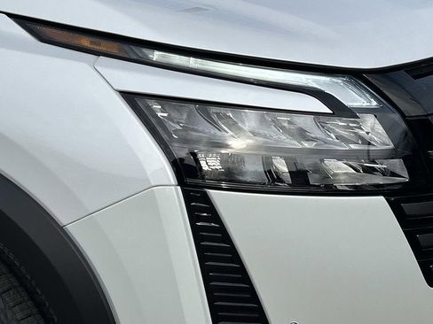 New 2026 Nissan Pathfinder SL w/ SL Premium Package AWD/4WD image 10