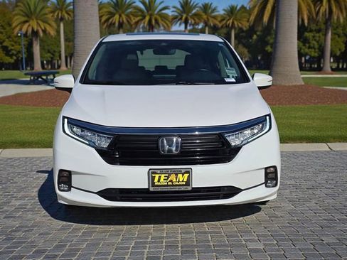 Used 2024 Honda Odyssey EX-L image 3