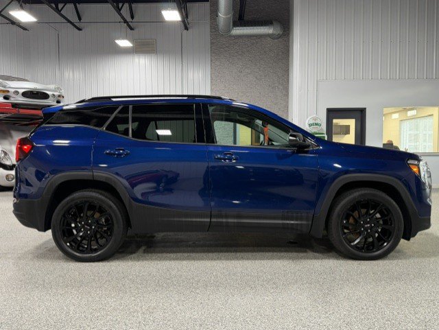 Certified 2023 GMC Terrain SLT w/ Infotainment Package II AWD/4WD image 4