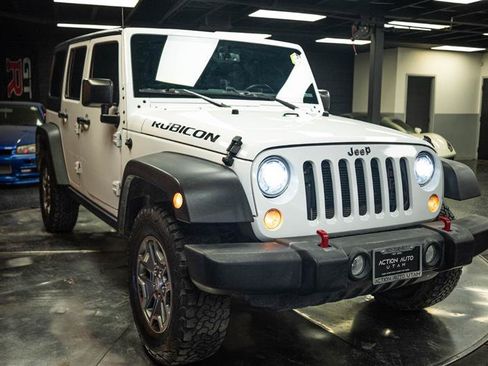 Used 2017 Jeep Wrangler Unlimited Rubicon w/ Connectivity Group AWD/4WD image 5