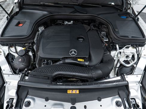 Certified 2022 Mercedes-Benz GLC 300 4MATIC image 9