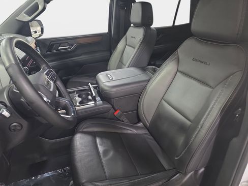 Used 2025 GMC Yukon Denali AWD/4WD image 15
