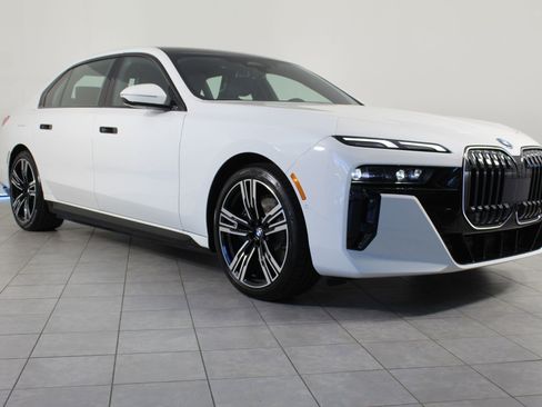 Used 2026 BMW i7 eDrive50 image 7