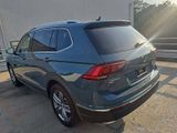 Used 2021 Volkswagen Tiguan SEL image 3