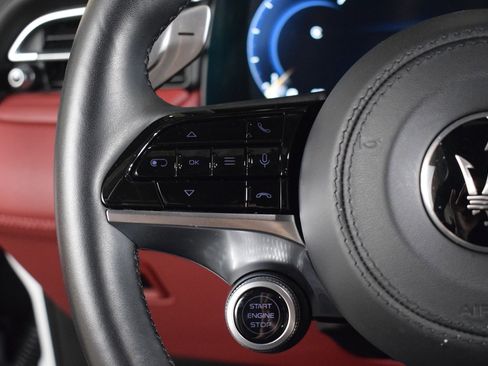 Certified 2023 Maserati Grecale Modena image 27