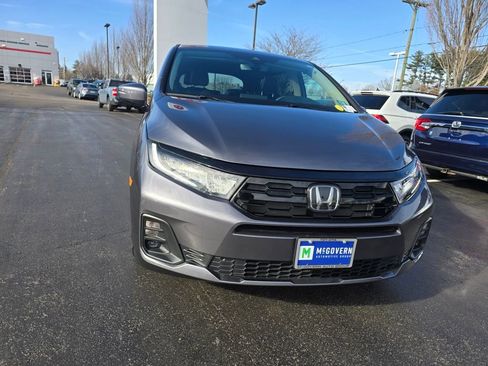 Used 2025 Honda Odyssey Touring image 9