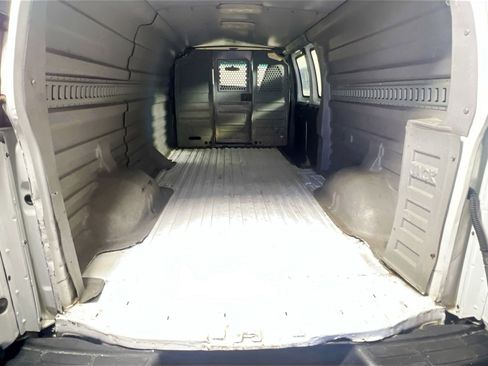 Used 2017 Chevrolet Express 3500 Work Van image 26