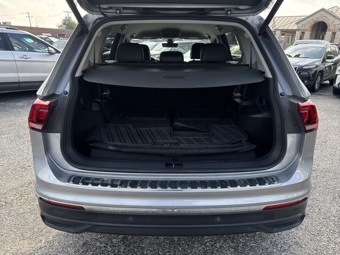 Used 2024 Volkswagen Tiguan SE FWD image 27