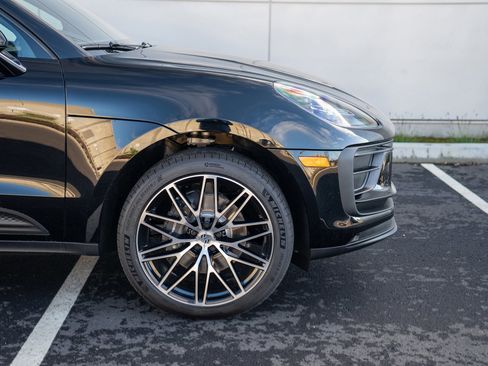 New 2026 Porsche Macan image 9