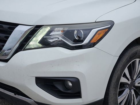 Used 2017 Nissan Pathfinder SL w/ SL Premium Package FWD image 3
