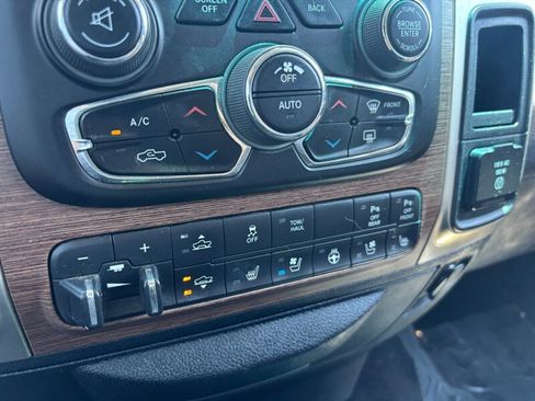 Used 2014 RAM 1500 Laramie AWD/4WD image 23