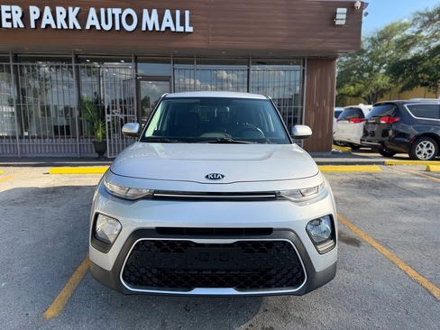 Used 2020 Kia Soul LX FWD image 2