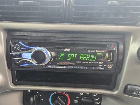 Used 2006 Ford Ranger XLT AWD/4WD image 38