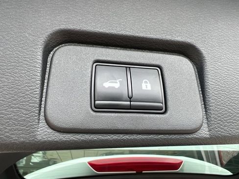 Certified 2023 Nissan Rogue Platinum w/ Platinum Premium Package AWD/4WD image 15