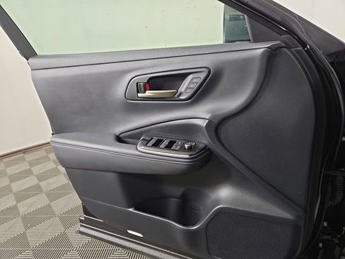 Used 2024 Toyota Crown Limited image 31