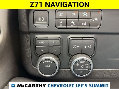 Certified 2025 Chevrolet Suburban Z71 AWD/4WD image 9