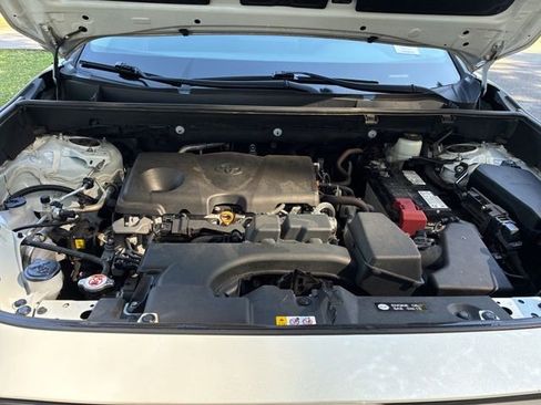 Used 2022 Toyota RAV4 XLE Premium FWD image 20