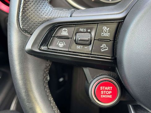 Used 2023 Alfa Romeo Stelvio Veloce image 19