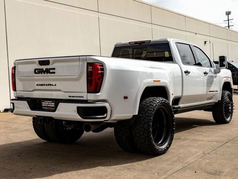 Used 2026 GMC Sierra 3500 Denali Ultimate image 9