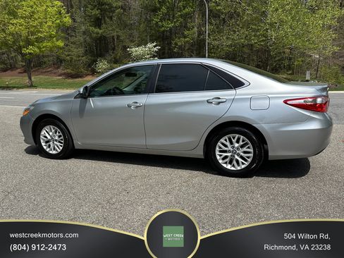 Used 2017 Toyota Camry LE image 3
