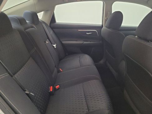 Used 2018 Nissan Altima 2.5 SV FWD image 19