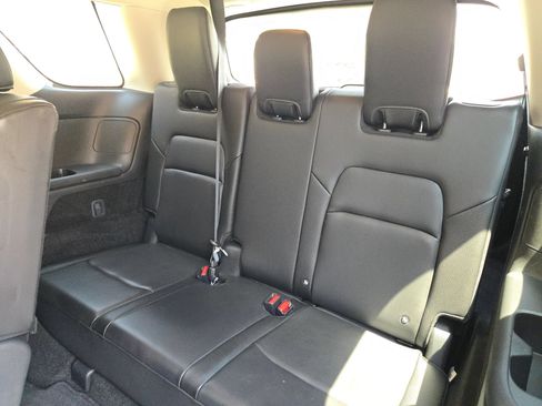 Certified 2025 Nissan Pathfinder SL AWD/4WD image 23