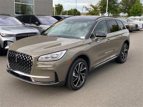 New 2025 Lincoln Corsair Reserve image 3