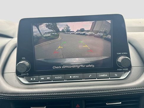 Certified 2025 Nissan Rogue SV AWD/4WD image 16