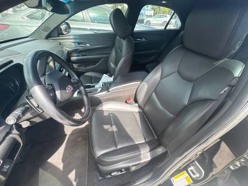 Used 2021 Cadillac CT4 Luxury RWD image 1