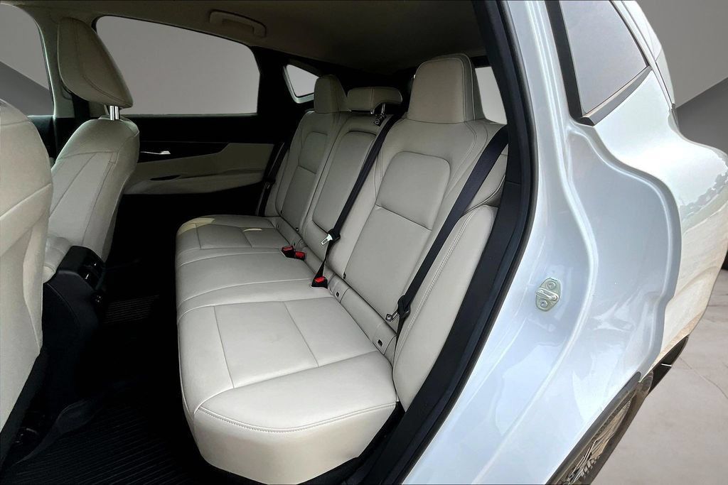 Certified 2025 Nissan Murano SV AWD/4WD image 12