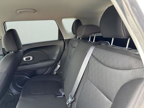 Used 2016 Kia Soul image 19