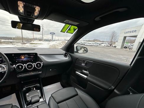 Used 2021 Mercedes-Benz GLA 250 4MATIC image 14