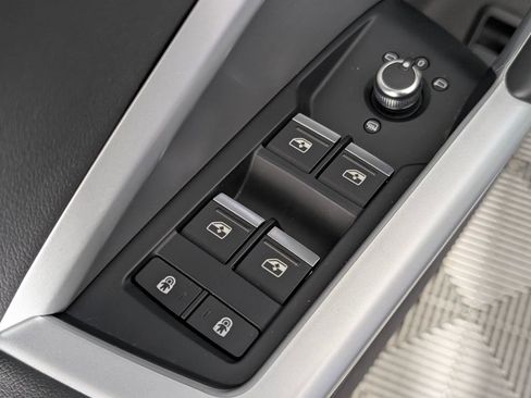 Used 2020 Audi Q3 2.0T Premium Plus w/ Premium Plus Package image 26