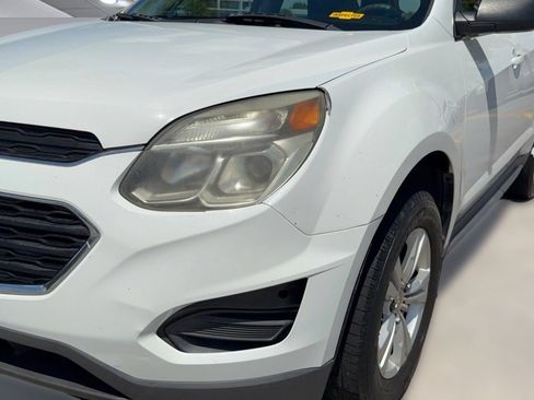 Used 2017 Chevrolet Equinox LS FWD image 11