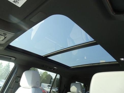 New 2026 Chevrolet Tahoe Premier w/ Sun And Tow Package AWD/4WD image 7