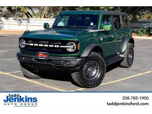New 2025 Ford Bronco Outer Banks w/ Sasquatch Package image 1
