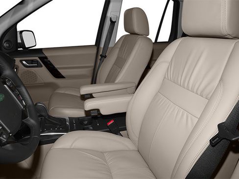 Used 2014 Land Rover LR2 AWD/4WD image 8