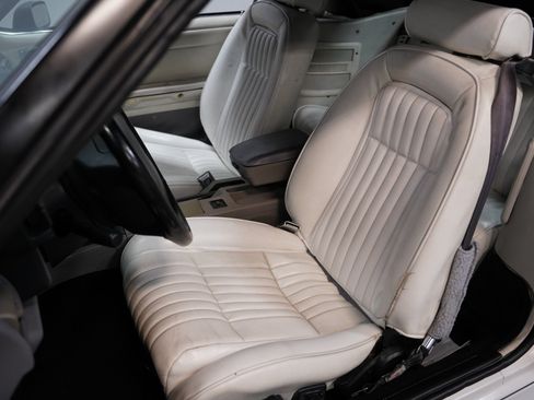 Used 1993 Ford Mustang GT RWD image 34