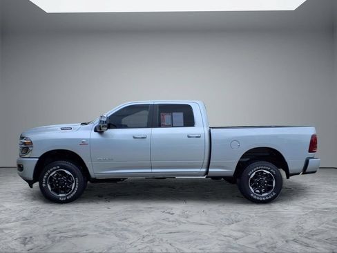 Used 2026 RAM 2500 Laramie AWD/4WD image 4