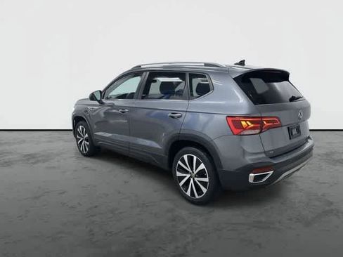 Used 2024 Volkswagen Taos SE FWD image 9
