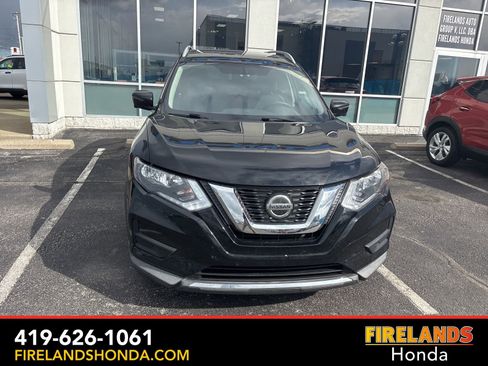 Used 2018 Nissan Rogue SV w/ Sun & Sound Touring Package image 16