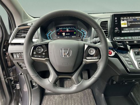 Used 2024 Honda Odyssey Touring image 11