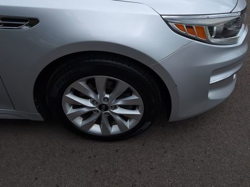 Used 2018 Kia Optima EX w/ Premium Package FWD image 3