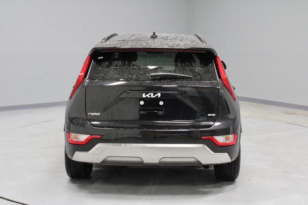 Used 2025 Kia Niro EX Touring FWD image 12