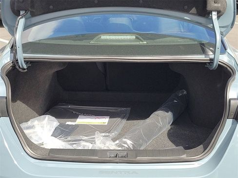 New 2025 Nissan Sentra SR image 17