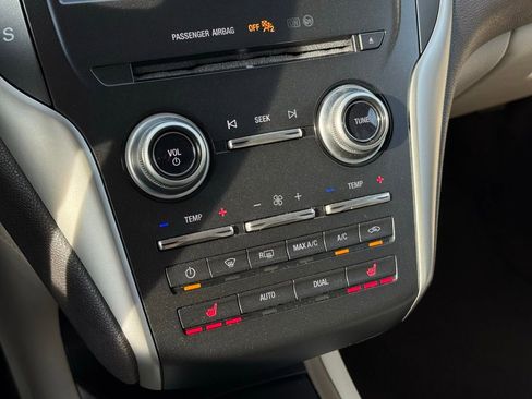 Used 2017 Lincoln MKC Select w/ Select Plus Package image 35