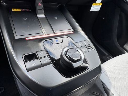 New 2026 Subaru Solterra AWD/4WD image 19
